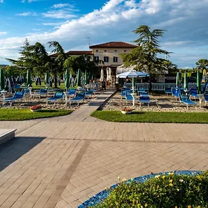 https://hotel-villa-sara.hotelinveneto.com